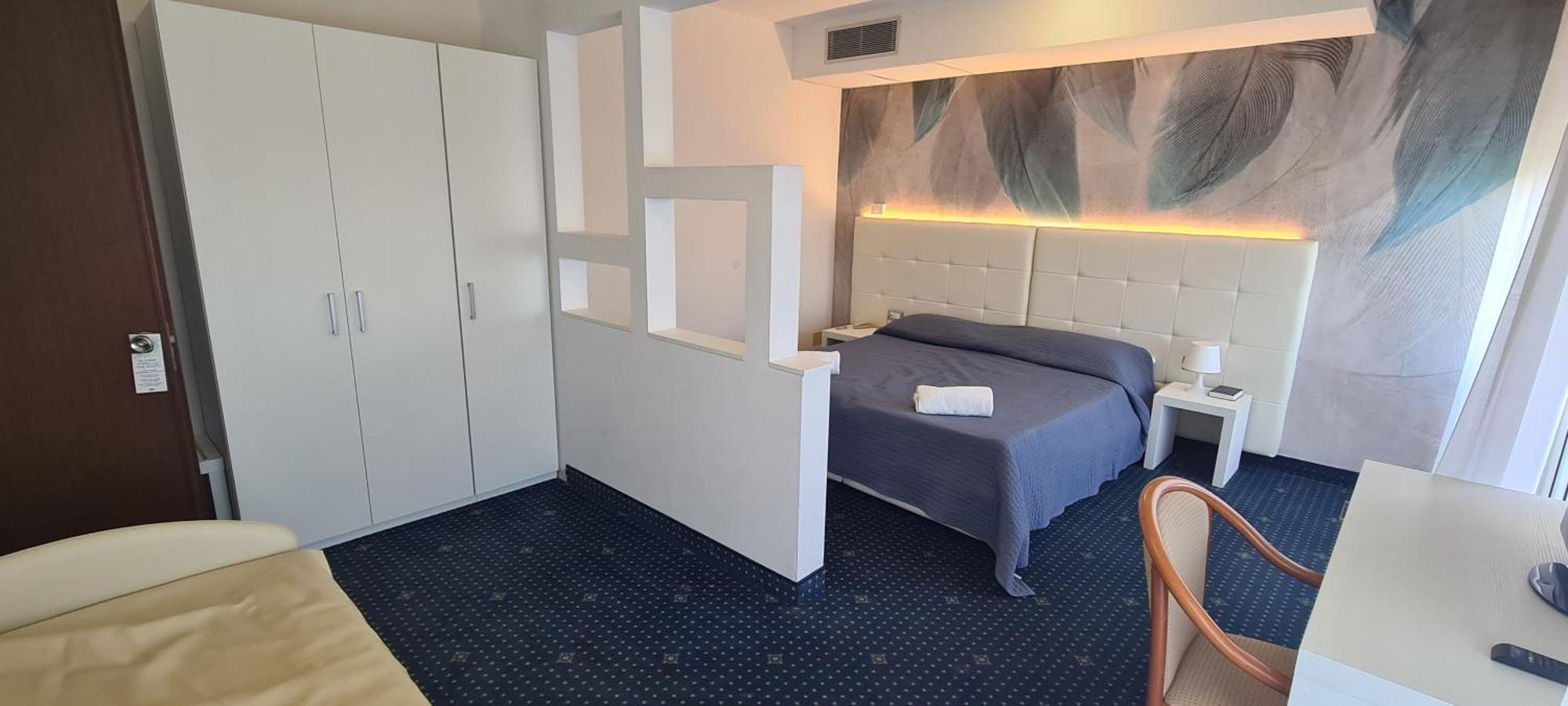 Hotel Eros Lignano Sabbiadoro Kültér fotó