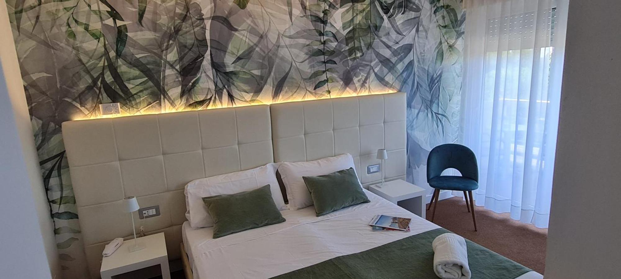 Hotel Eros Lignano Sabbiadoro Kültér fotó