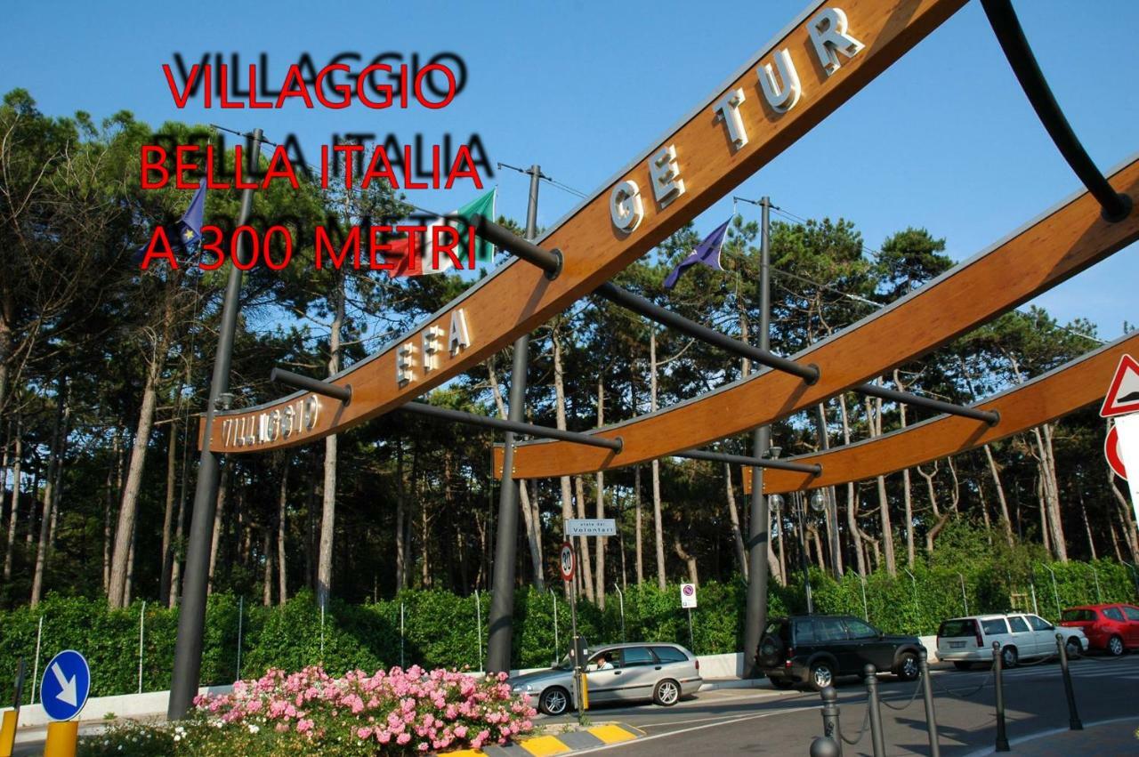 Hotel Eros Lignano Sabbiadoro Kültér fotó